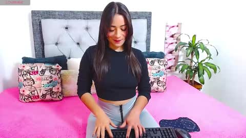 Snapshot of katikloving chatting on 6, 1, 2026 Follow Instagram katikloving online show from 6, 1, 2026