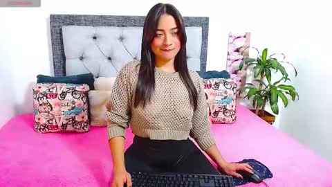 Snapshot of katikloving chatting on 11, 1, 2026 Follow Instagram katikloving online show from 11, 1, 2026