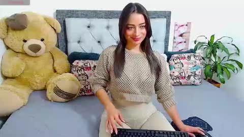 Snapshot of katikloving chatting on 15, 3, 2026 Follow Instagram katikloving online show from 15, 3, 2026