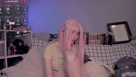 Snapshot of katkittykate chatting on 4, 12, 2025 katkittykate online show from 4, 12, 2025