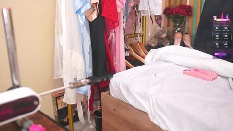 K A T L Y N  online show from 3, 11, 2025