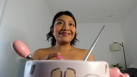 Follow me on instagram and twitter as correaktnees online show from 22, 10, 2025