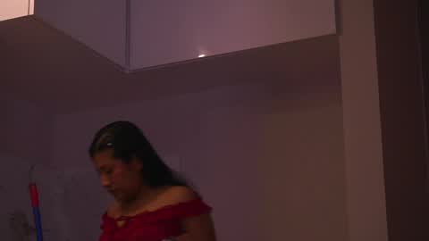 Follow me on instagram and twitter as correaktnees online show from 24, 4, 2026