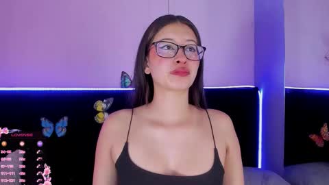 Snapshot of katniss_lovee_ chatting on 14, 12, 2025 .... Katniss .... online show from 14, 12, 2025