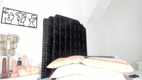 Snapshot of katrina_moore chatting on 13, 2, 2025 katrina moore online show from 13, 2, 2025