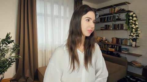 Kate Aurora online show from 9, 3, 2026