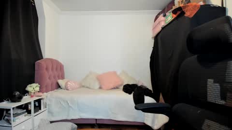 Katrin  online show from 8, 11, 2025