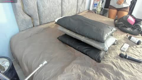 Katerine online show from 2, 2, 2025