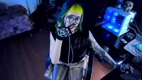 kattx   independent model online show from 23, 6, 2026