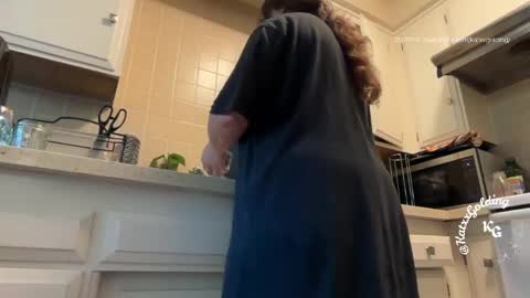 Snapshot of katxxgolding chatting on 22, 5, 2026 Princesse Kat online show from 22, 5, 2026