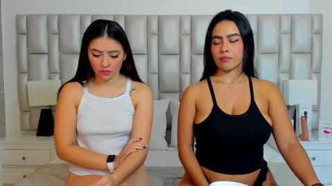 Snapshot of katy_and_paola chatting on 5, 3, 2025 katy blonde girl and paola big boobs online show from 5, 3, 2025