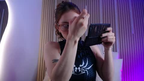 Katy Van online show from 22, 4, 2026