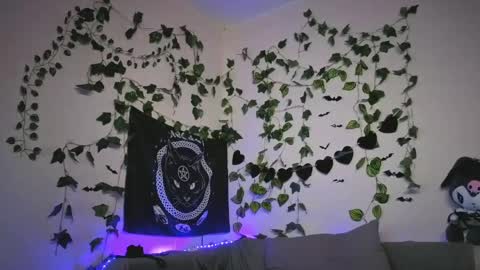 Snapshot of kawai_kittypussy chatting on 11, 5, 2026 Mia online show from 11, 5, 2026