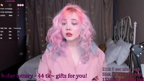 Yuki  online show from 28, 2, 2025