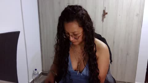  Khawit  online show from 29, 12, 2024