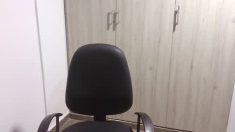  Khawit  online show from 17, 2, 2025