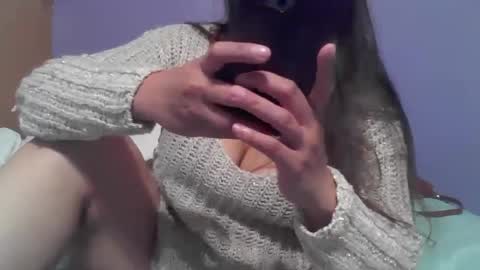 Kaya Sweetz online show from 2, 3, 2025