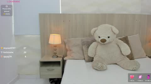   online show from 4, 10, 2025