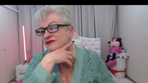 kaylesmoll online show from 17, 4, 2026