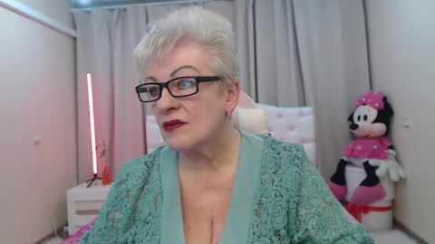 kaylesmoll online show from 22, 4, 2026