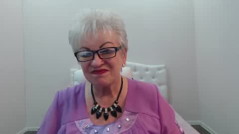 kaylesmoll online show from 19, 7, 2026