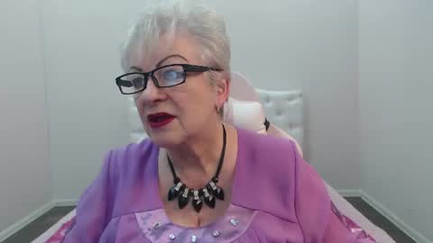 kaylesmoll online show from 20, 7, 2026