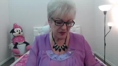 kaylesmoll online show from 25, 7, 2026