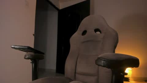 Snapshot of kayn_morningstar chatting on 25, 7, 2026 Mike online show from 25, 7, 2026