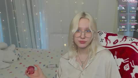 Snapshot of kebesheska chatting on 12, 1, 2025 Seb Polly Roxy Jonny online show from 12, 1, 2025