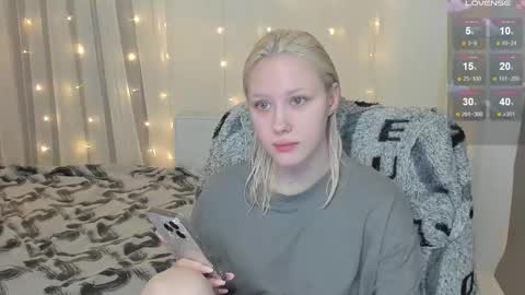 Snapshot of kebesheska chatting on 12, 2, 2025 Seb Polly Roxy Jonny online show from 12, 2, 2025