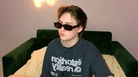 Snapshot of kebesheska chatting on 9, 3, 2026 Seb Polly Roxy Jonny online show from 9, 3, 2026