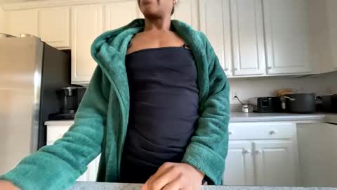 Snapshot of keephimcum69me chatting on 12, 1, 2025 Keephimcum69me online show from 12, 1, 2025