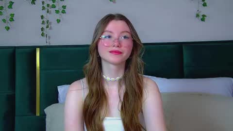 Keira online show from 26, 2, 2025