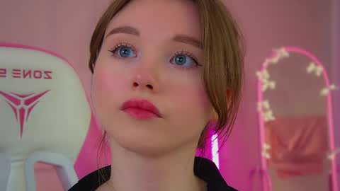Keira online show from 10, 6, 2026