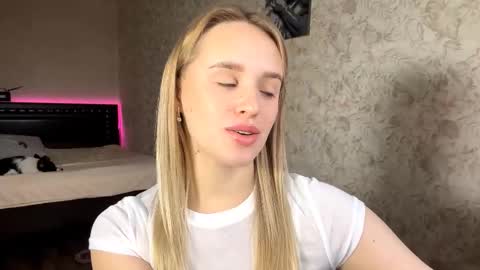 Sylvia online show from 26, 11, 2025