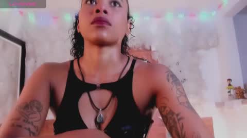 kelly__thomson online show from 1, 2, 2025