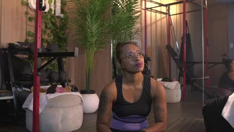 kelly__thomson online show from 22, 4, 2026