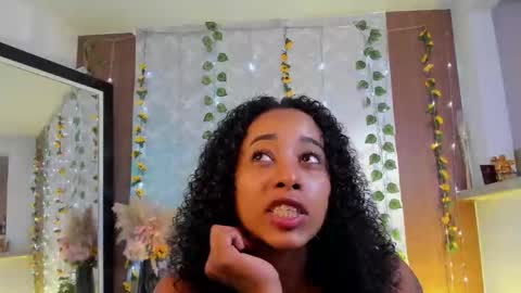 kelly__thomson online show from 28, 4, 2026