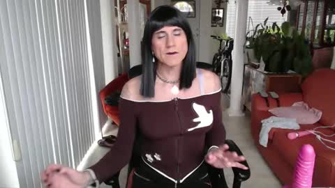 kellyanne Lynn but please call me fucktoy online show from 8, 1, 2025