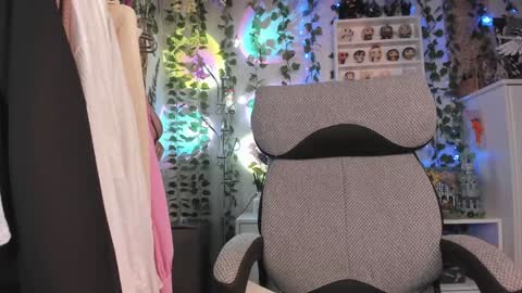 Snapshot of kellyasian chatting on 2, 12, 2024 Leia online show from 2, 12, 2024