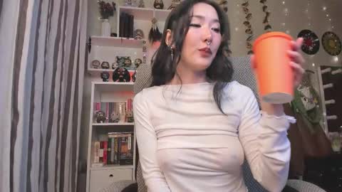 Snapshot of kellyasian chatting on 12, 11, 2025 Leia online show from 12, 11, 2025