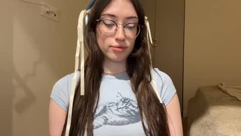 Kelly online show from 6, 3, 2026