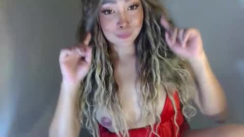 its me KELLY online show from 24, 4, 2026