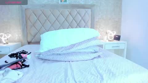 kellyMillian  online show from 5, 12, 2024