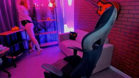 Snapshot of kellypoter chatting on 4, 2, 2025 kelly online show from 4, 2, 2025