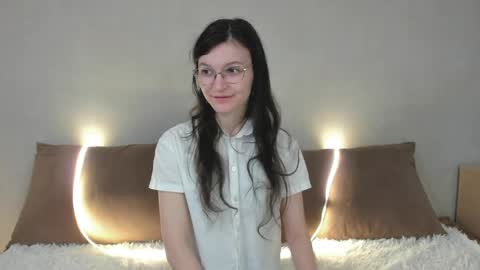 Kelsirabenold online show from 5, 4, 2026