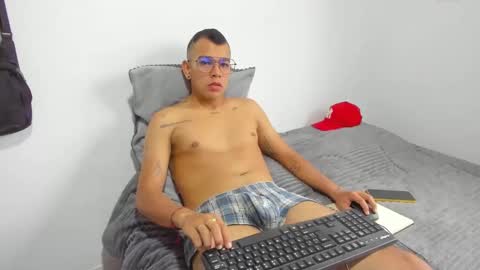 kelvin_hot276 online show from 15, 11, 2025
