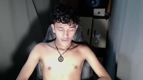 Snapshot of ken_bigcockxx chatting on 23, 10, 2025 Ken online show from 23, 10, 2025