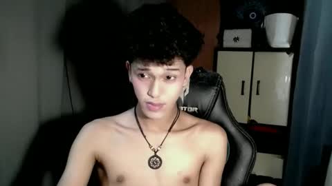 Snapshot of ken_bigcockxx chatting on 19, 11, 2025 Ken online show from 19, 11, 2025