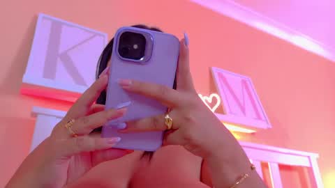   online show from 28, 4, 2026